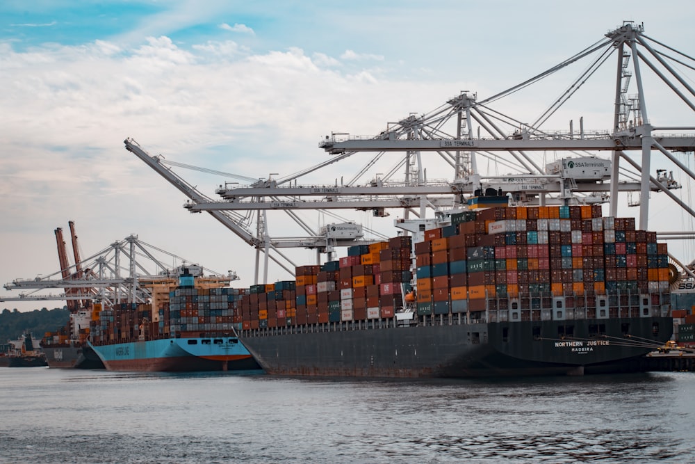 Logistics Management — Fleet on the move